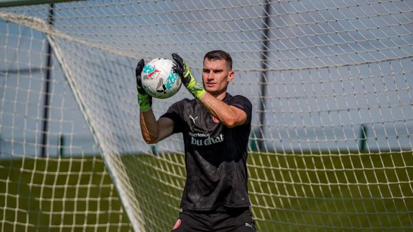 正规配资门户网站 利瓦科维奇：我的偶像是卡西和布冯；从小看西甲可以顺利适应